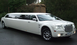 White Chrysler 300